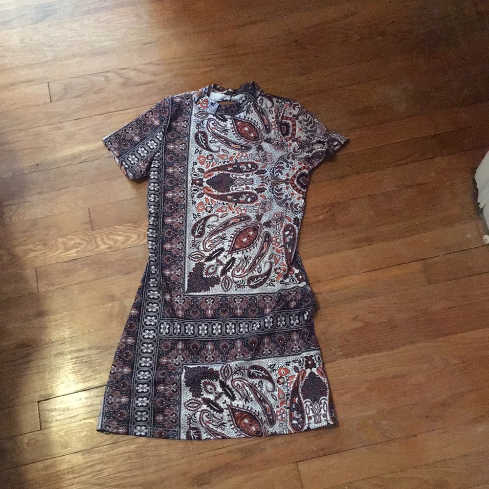 Dress - Picture 8 of 8